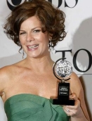 Marcia Gay Harden celebra su premio Tony por "God of Carnage"